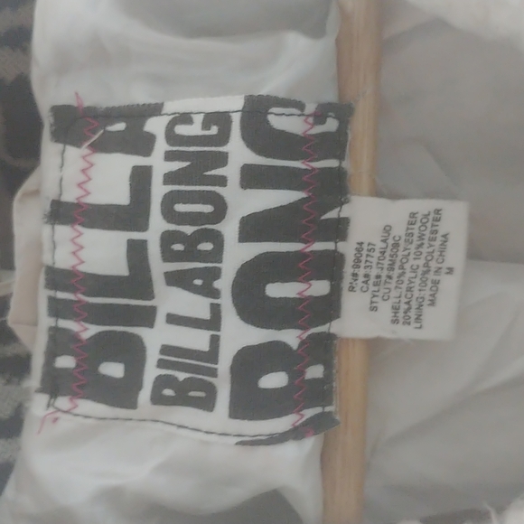 Ladies medium Billabong coat. - Picture 3 of 6
